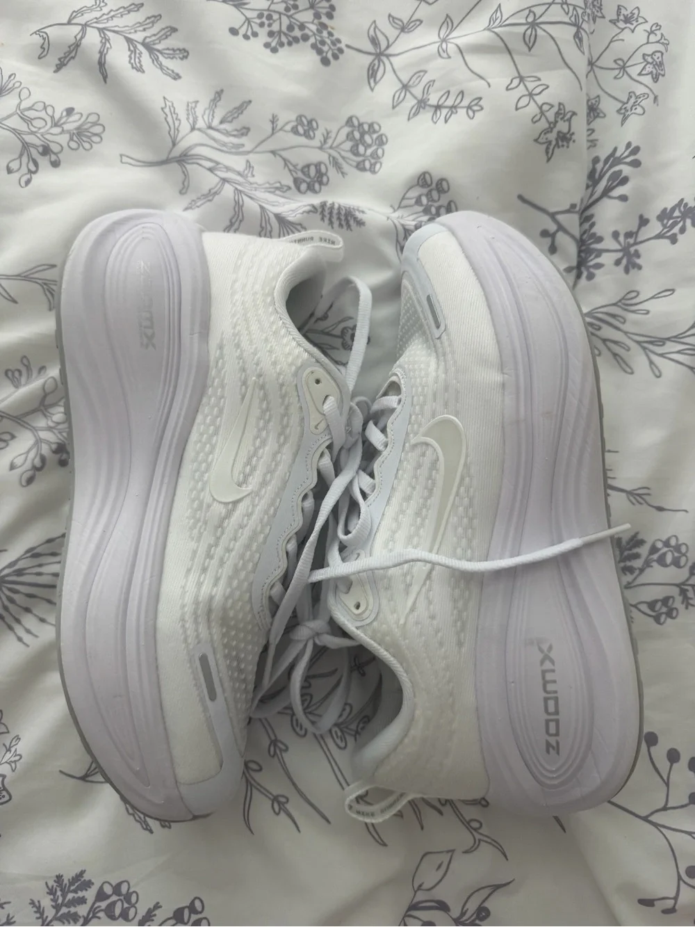 Nike vomero plus shoes